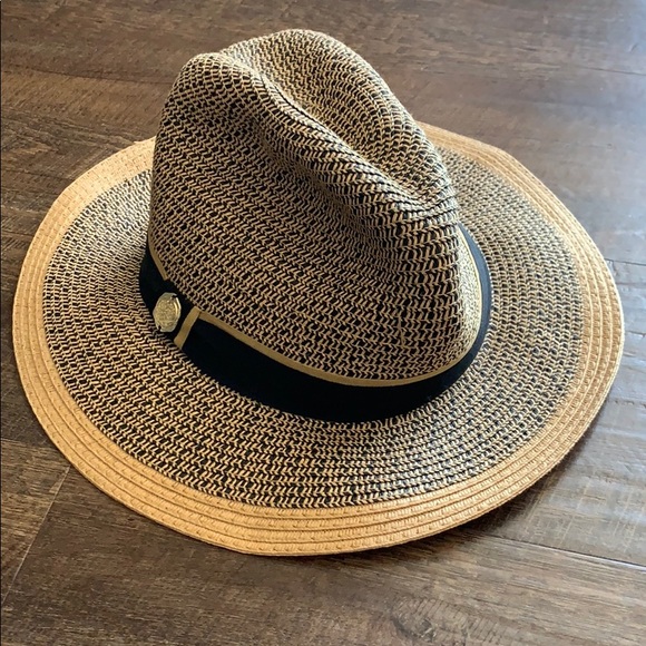 Vince Camuto Accessories - Vince Camuto Hat